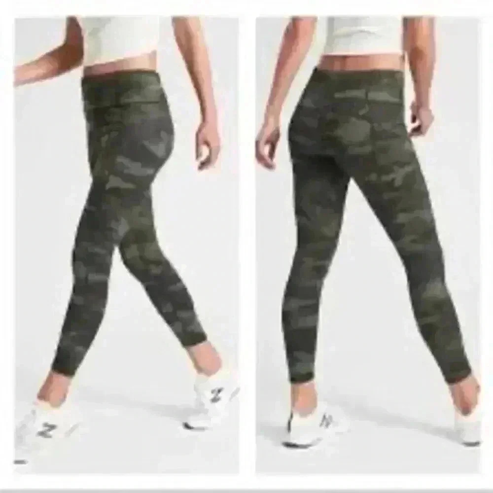 ATHLETA Camo Contender 7/8 Tight Women’s Size S